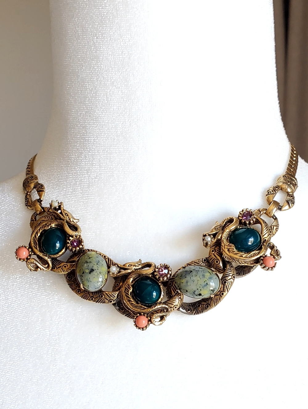 Selro 1950's Art Deco Dragons Cabochon Gemstone Goldtone Statement Necklace EUC